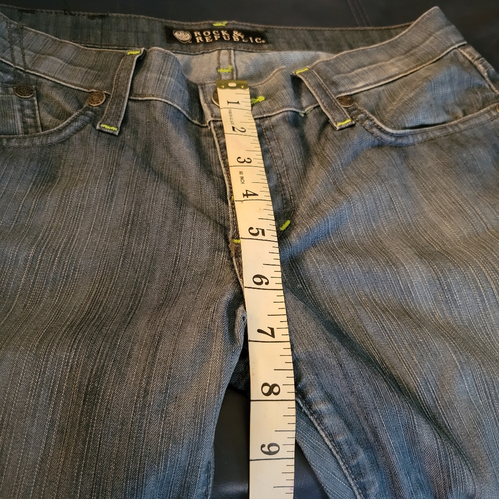 Rock & Republic Mid Rise Flare Leg 25 - Picture 3 of 11